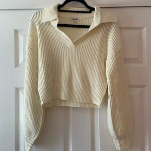 Steve Madden Revolve Cropped V Neck Sweater